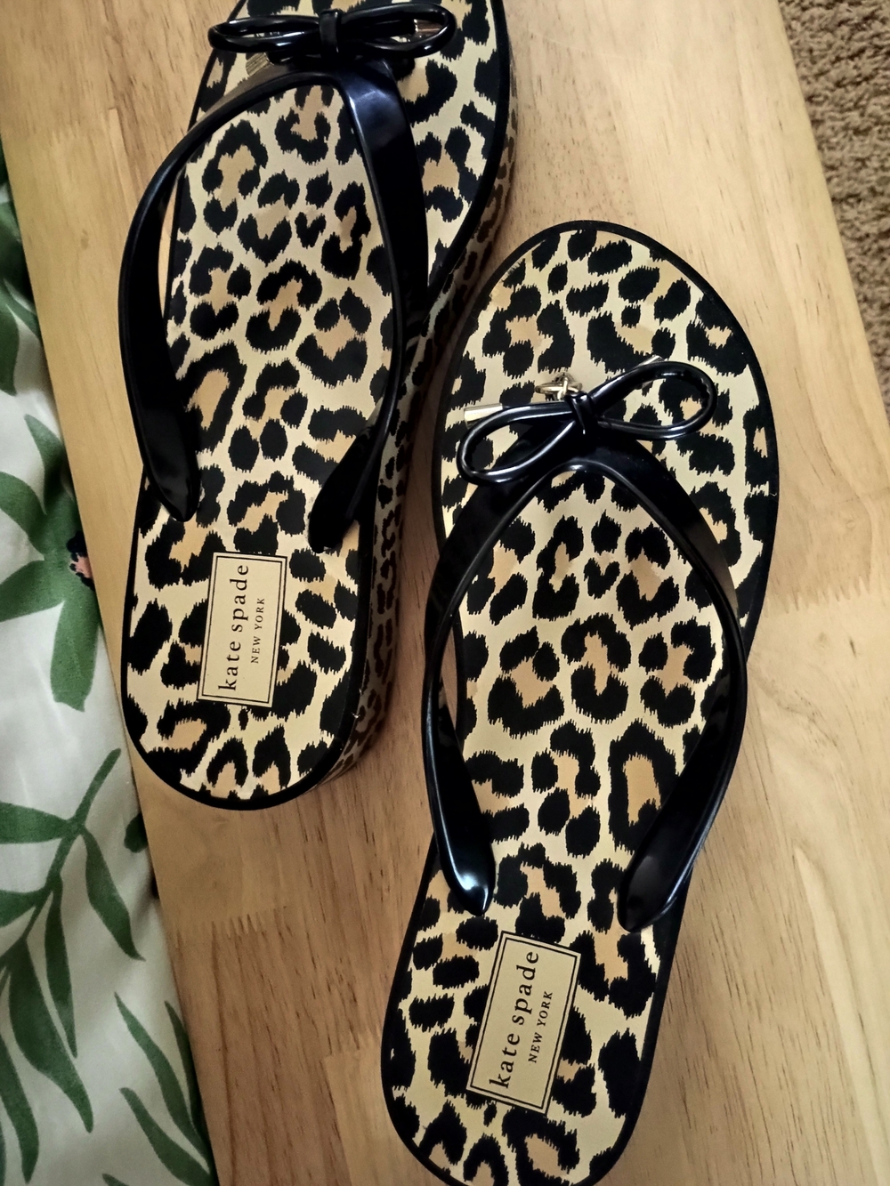 kate spade Leopard Print Bow Flip Sandals - Black & Tan